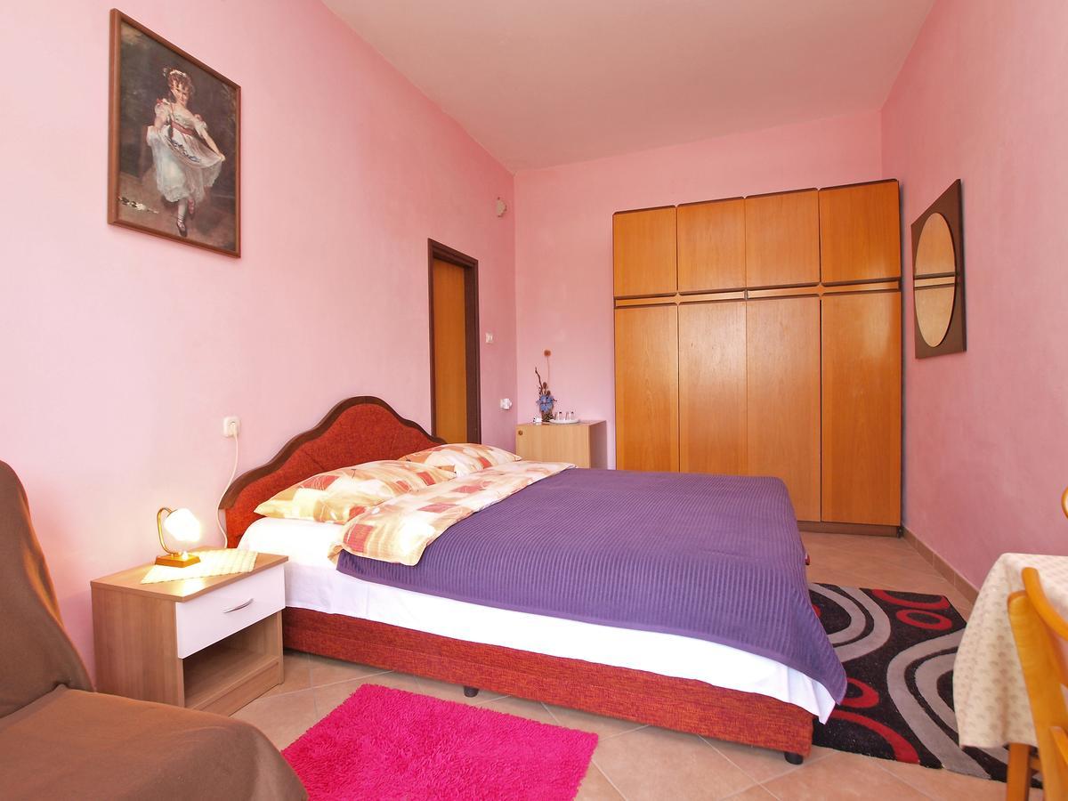Apartments Ana Rovinj Exterior photo